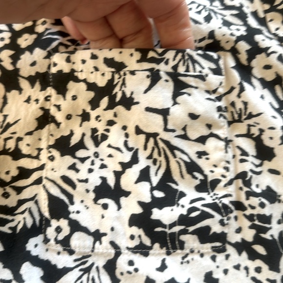 💕Lafayette 148 Blk/Wht Graphic Floral Print Cotton Button Up Shirt 6 EUC - Picture 7 of 11